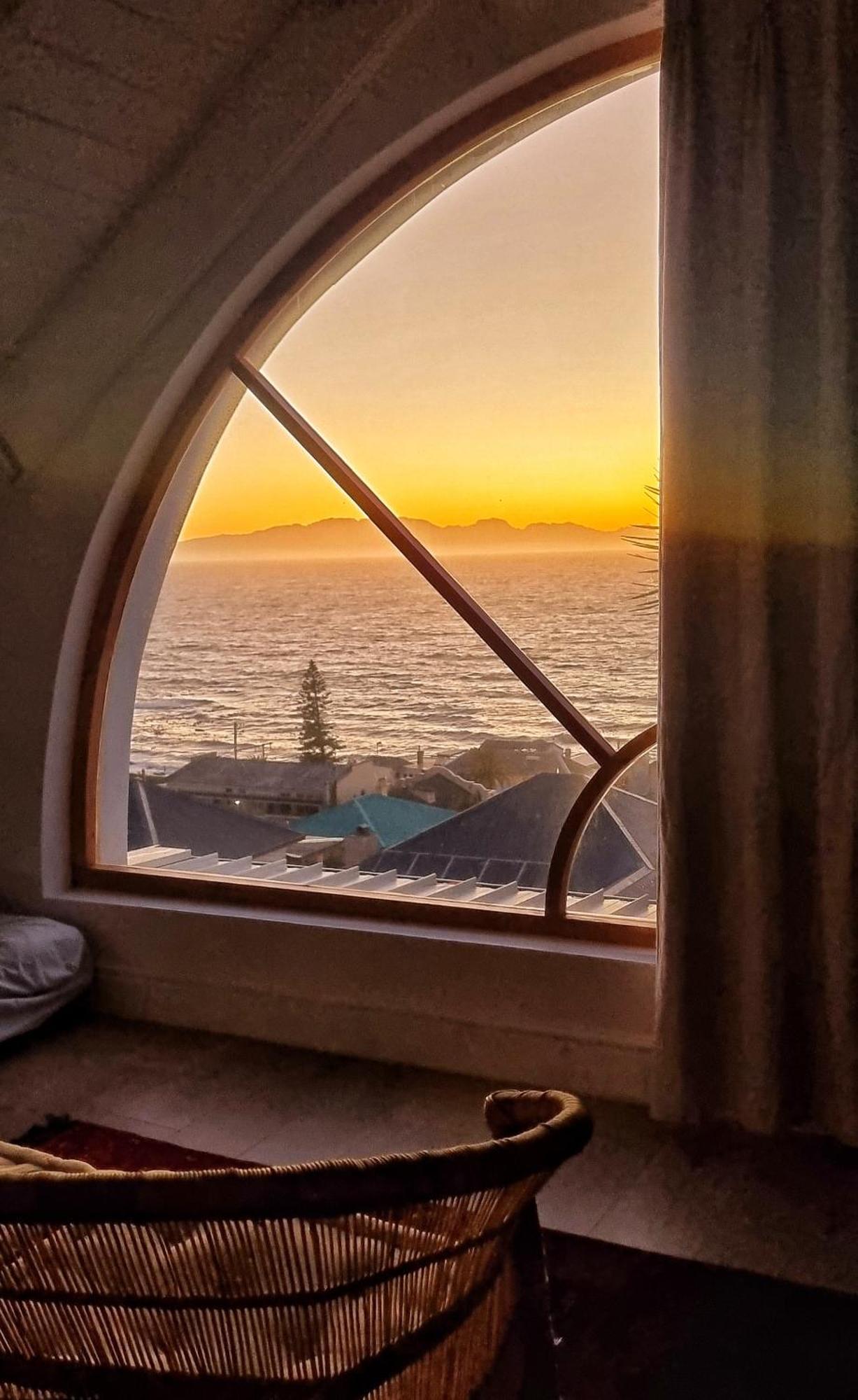 The Dragon Tree Guesthouse Kalk Bay Dış mekan fotoğraf